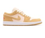 画像1: Wmns Air Jordan 1 Low SE BEIGE/ORANGE DH7820-700 Jordan ジョーダン シューズ   【海外取寄】【WOMEN'S】 (1)