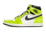 画像1: Air Jordan 1 High Retro OG Visionaire Volt/Black-Sail 555088-702 Jordan ジョーダン ヴィジョネア シューズ   【海外取寄】 (1)