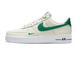 画像1: Air Force 1 Low '07 LV8 SAIL/GREEN/WHITE/ GOLD DQ7658-101 Nike ナイキ マラカイト シューズ   【海外取寄】 (1)