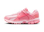 画像1: Wmns ZOOM VOMERO 5 Pink Foam/Hot Punch FQ0257-666 Nike ナイキ Triple Pink ボメロ  シューズ   【海外取寄】【WOMEN'S】 (1)