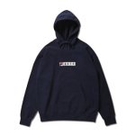 画像1: xFILA BOX LOGO SWEAT HOODIE NAVY 122-054010 NV AKTR アクター パーカー アウトウエア ウエア 秋冬物 【MEN'S】 (1)