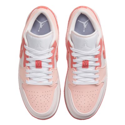 画像1: Wmns Air Jordan 1 Low 'Mighty Swooshers' Wht/Pink DM5443-666 Jordan ジョーダン シューズ   【海外取寄】【WOMEN'S】