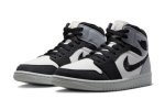 画像2: Wmns Air Jordan 1 Mid SE Sail/Black/Steel Grey DV0427-100 Jordan ジョーダン シューズ   【海外取寄】【WOMEN'S】 (2)