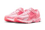 画像2: Wmns ZOOM VOMERO 5 Pink Foam/Hot Punch FQ0257-666 Nike ナイキ Triple Pink ボメロ  シューズ   【海外取寄】【WOMEN'S】 (2)