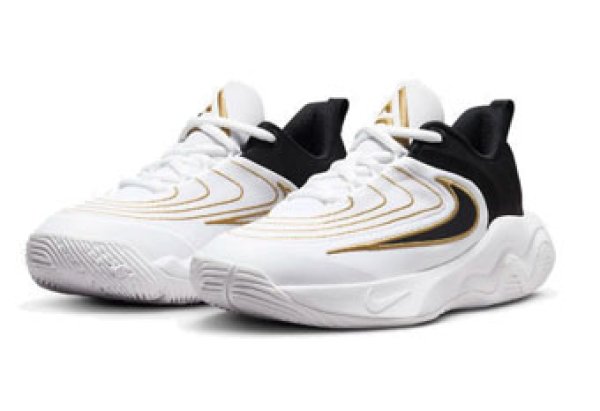 新品　NIKE GIANNIS ホワイト/ブラック/ゴールド バスケットシューズ Giannis Immortality 4 GS White/Gold/Black FZ6734-100 Nike
