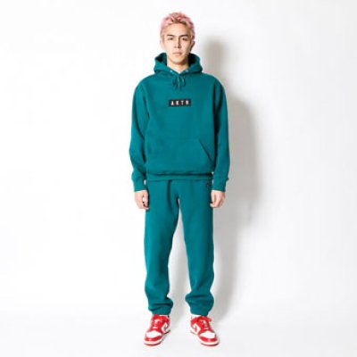 画像1: LOGO SWEAT PULLOVER HOODIE GREEN 223-018010 GR AKTR アクター パーカー アウトウエア ウエア 秋冬物 【MEN'S】【SALE商品】