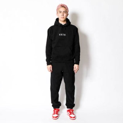 画像1: LOGO SWEAT PULLOVER HOODIE BLACK 223-018010 BK AKTR アクター パーカー アウトウエア ウエア 秋冬物 【MEN'S】【SALE商品】