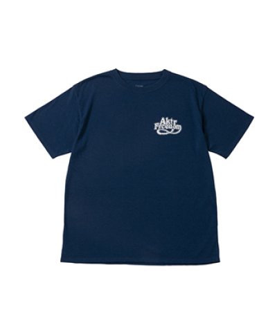 画像1: FREEDOM GRAPHIC LOOSE FIT T/C TEE NAVY 225-029005 NV AKTR アクター Tシャツ ウエア  【MEN'S】