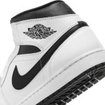 画像3: Air Jordan 1 Mid White/Black DQ8426-132 Jordan ジョーダン シューズ   【海外取寄】 (3)