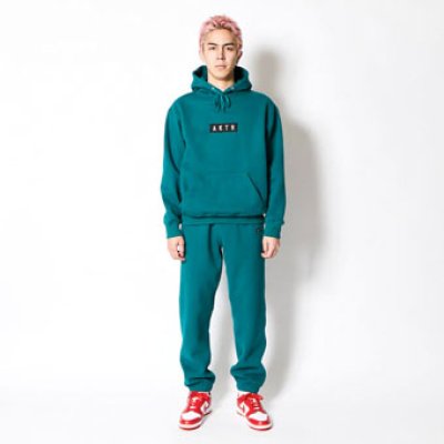 画像2: LOGO SWEAT PANTS GREEN 223-021020 GR AKTR アクター Pants パンツ ウエア 秋冬物 【MEN'S】【SALE商品】