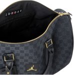 画像3: Jordan  Monogram Duffle 2Way Black/Gold MA0759-023 DFLBG Jordan ジョーダン モノグラム バッグ   【海外取寄】 (3)