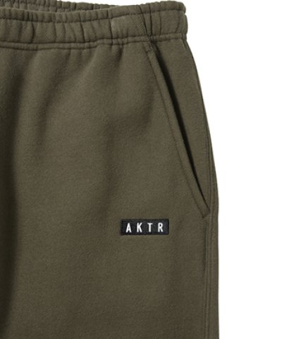 画像2: AKTR LOGO SWEAT PANTS OLIVE 225-025020 OL AKTR アクター Pants パンツ ウエア 秋冬物 【MEN'S】